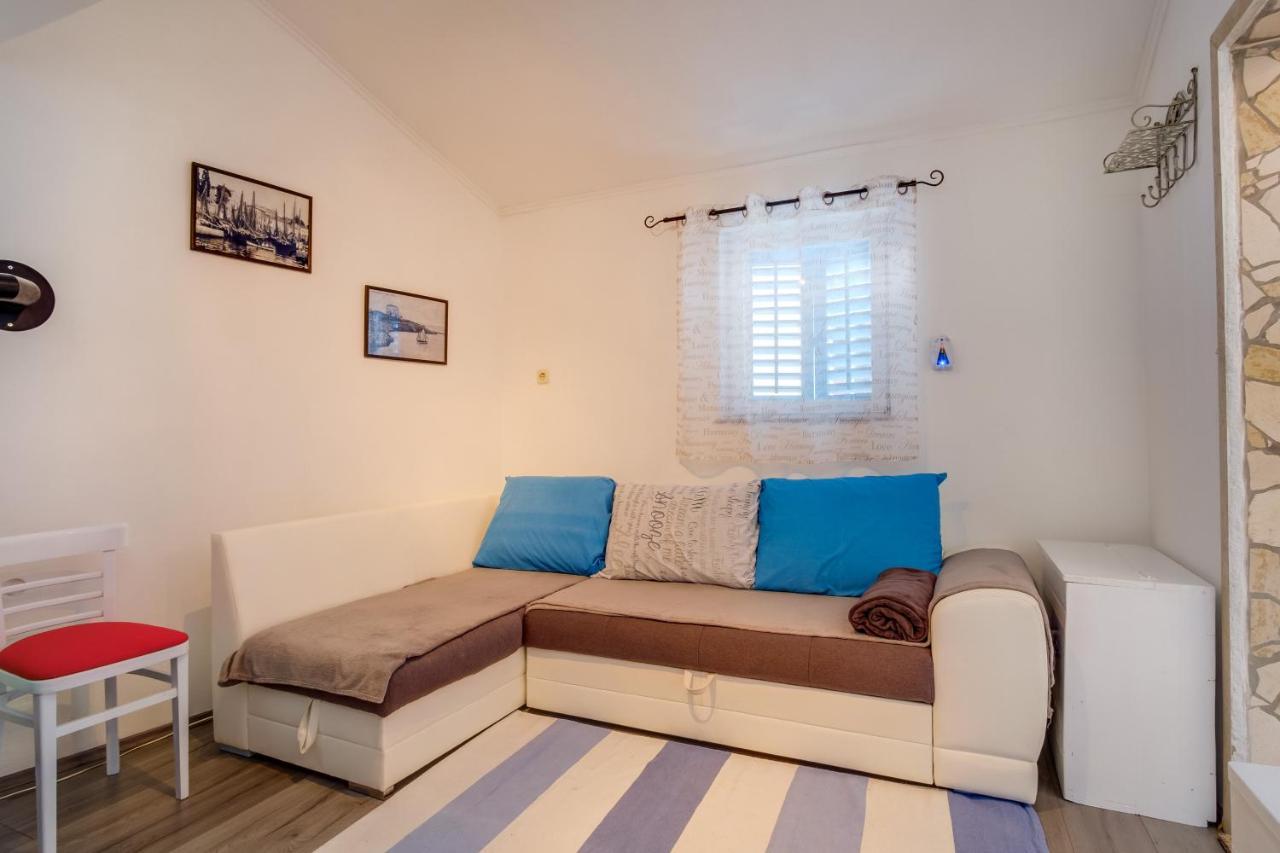 Apartments Kastel Veli Lošinj Екстериор снимка