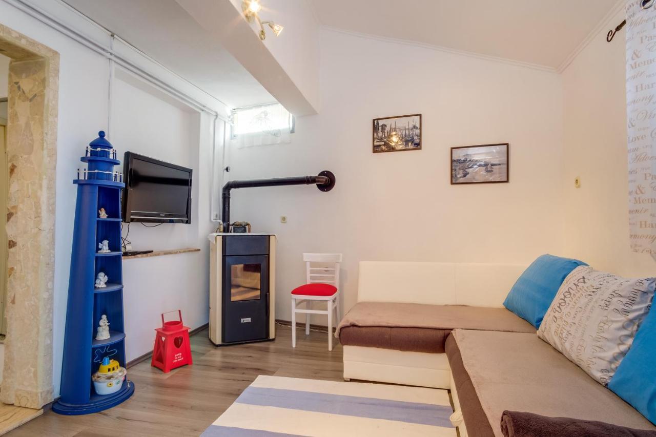 Apartments Kastel Veli Lošinj Екстериор снимка