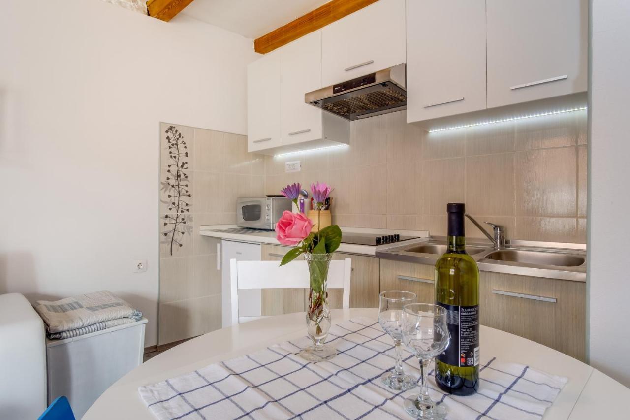 Apartments Kastel Veli Lošinj Екстериор снимка